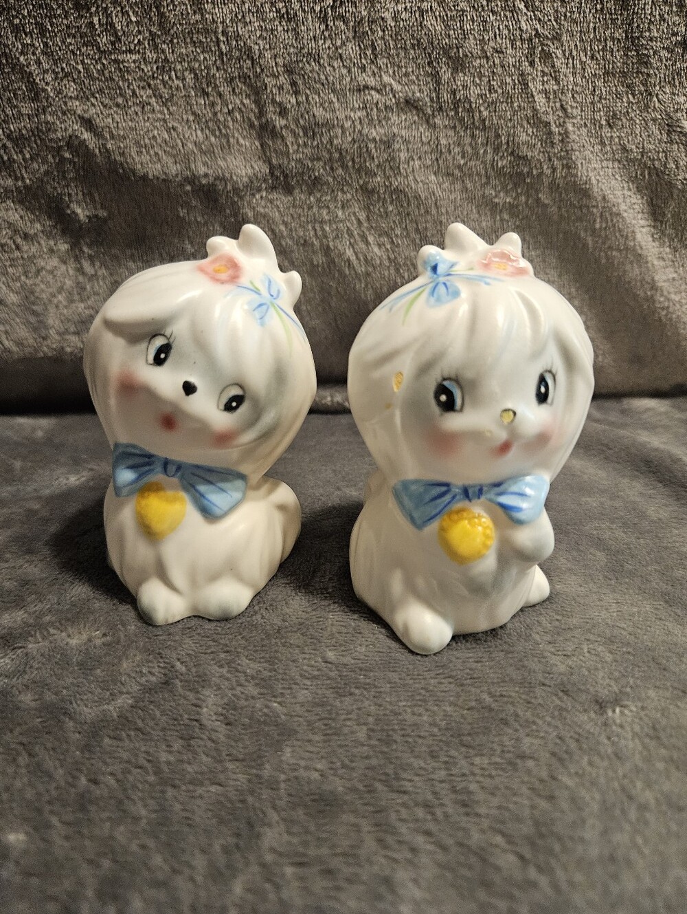 Vintage Lefton "Mr. Toodles" salt and pepper shakers, from the 1950s or 1960s.